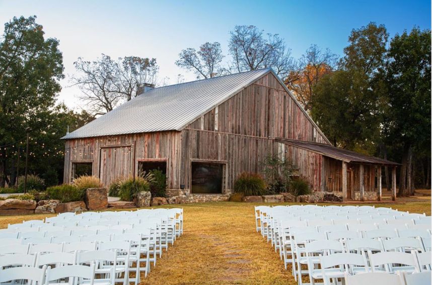 6 Outdoor Oklahoma Wedding Venues You Have to See to Believe