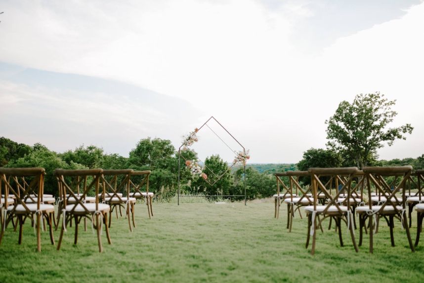 6 Outdoor Oklahoma Wedding Venues You Have to See to Believe