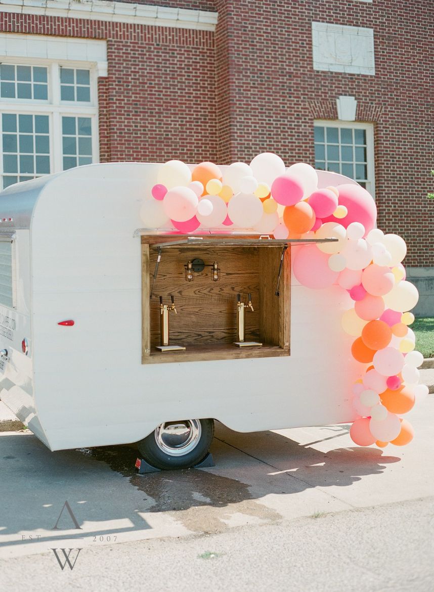 Your New Favorite Wedding Vendor May Be One on Wheels...