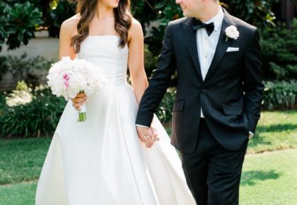 Full shot of bride & groom